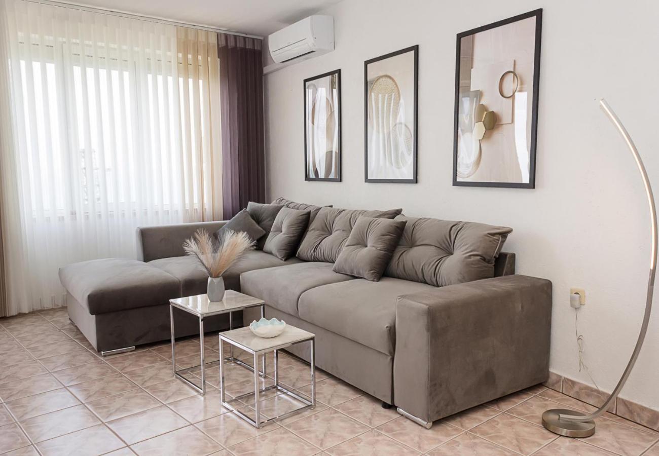 Апартаменты Two Identical Designer 2Bd Flats With Sea View In Balchik By Flat Mаnager Экстерьер фото